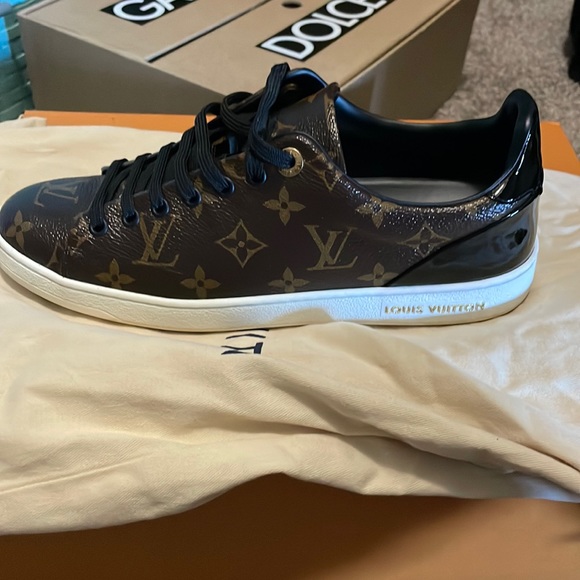 Louis Vuitton sneakers - Picture 1 of 7